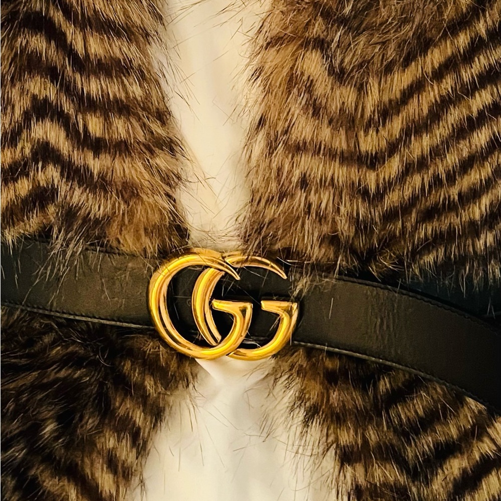 Gorgeous like new reversible Gucci belt